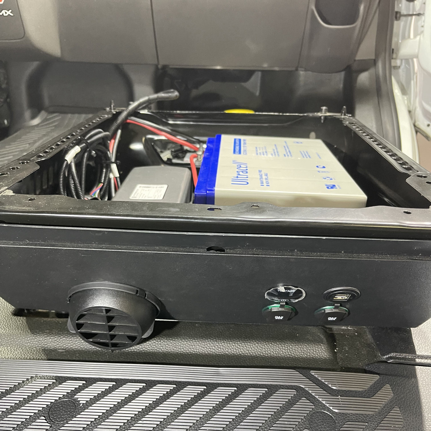 Foto Auxiliary Battery Ultracell under passenger seat