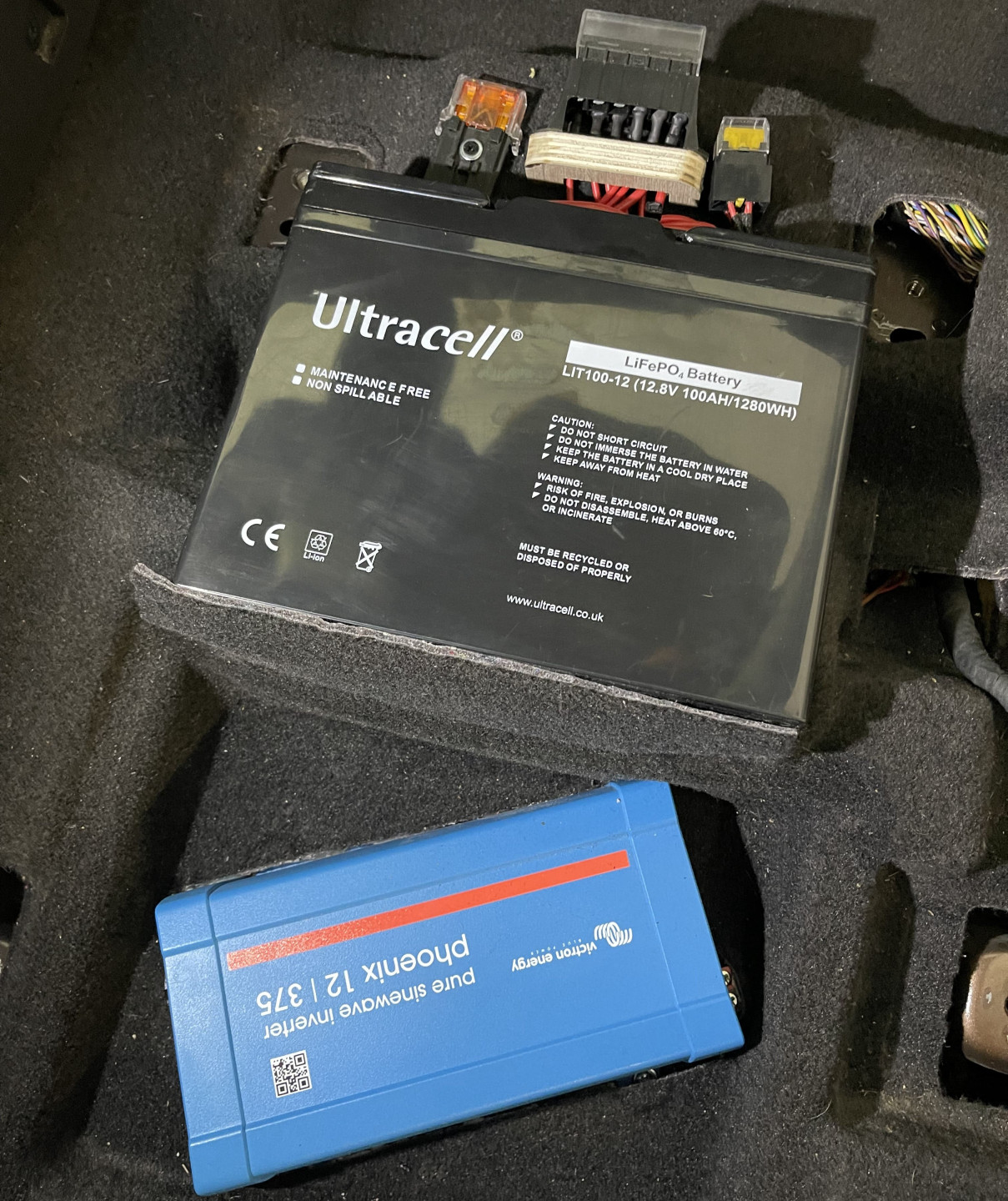 Auxiliary Battery Lithium Ultracell under passenger seat with Phoenix Inverter
