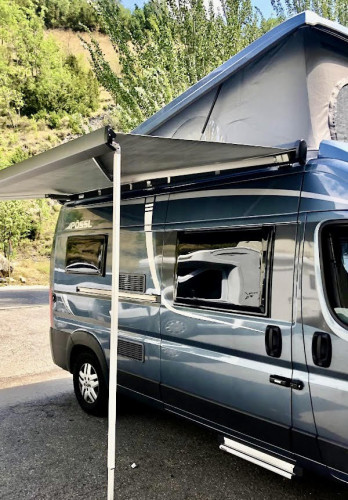 Installation d'auvents pour fourgons & camping-cars