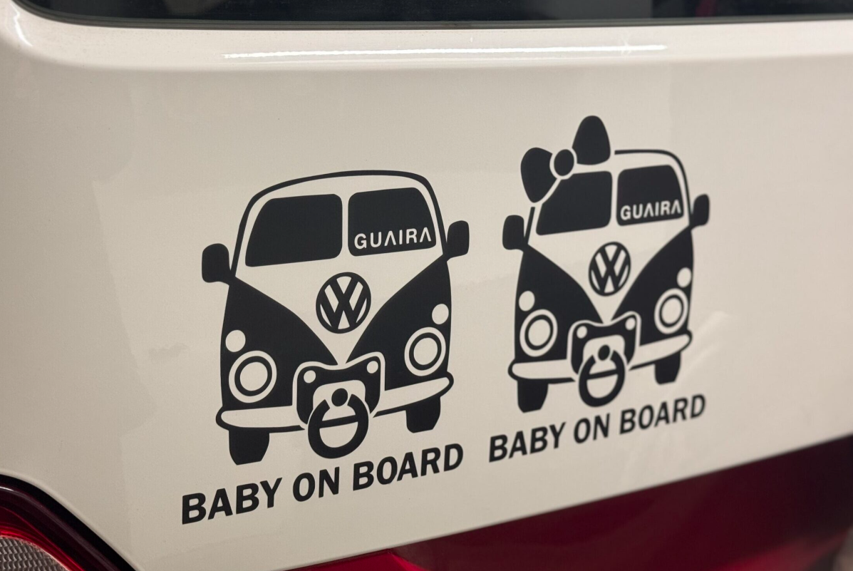 Autocollant GUAIRA (BABY ON BOARD avec nœud)