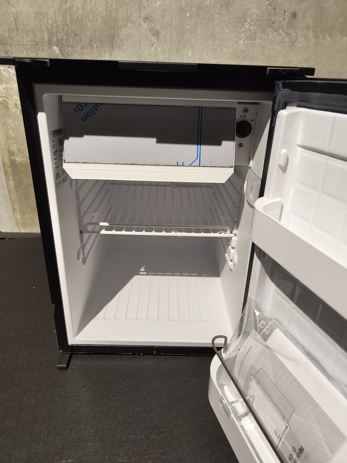 VITRIFRIGO C51i  fridge B-STOCK