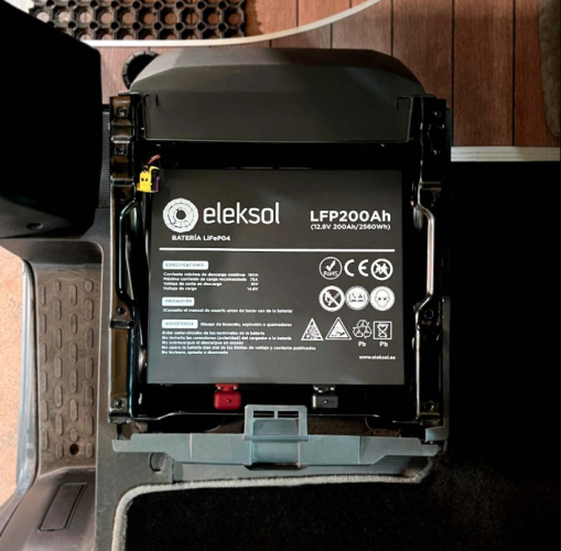 Batería Litio ELEKSOL 200Ah Bluetooth para asiento Ducato/Boxer/Jumper